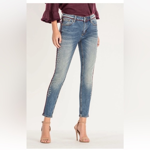 Miss Me jewelled denim  blue woman’s jeans. - Picture 1 of 4